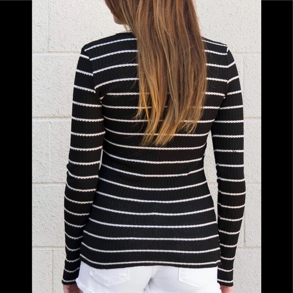 Buckle BKE Striped Top V-Neck LARGE NWOT - Picture 2 of 8